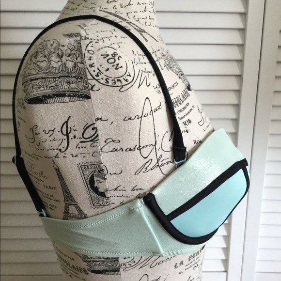 💙 Victoria Secret Shimmer Mermaid Top 💙 - Picture 6 of 7